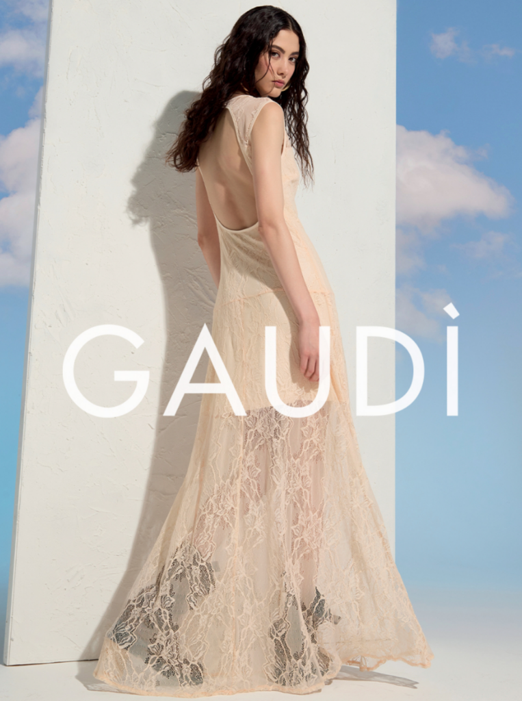 gaudi showroom abbigliamento (5)